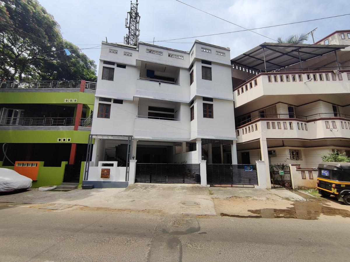 Yoga House Appartement Vanivilasa Puram Buitenkant foto